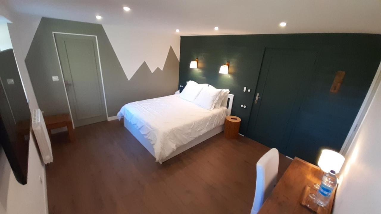 Petit Manoir Proche Dinan - Chambre D'Hotes Lanvallay ภายนอก รูปภาพ